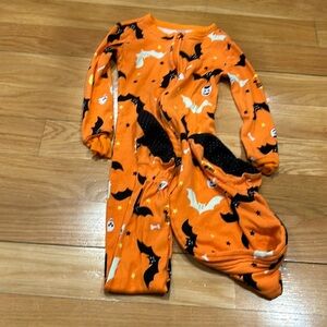 Old navy 4 t halloween sleeper good condition